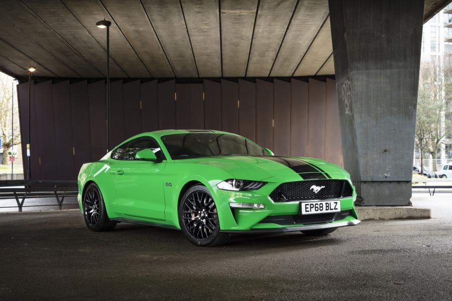  Ford Mustang GT Fastback 2018 года  (UK) (фото 8 из 10)